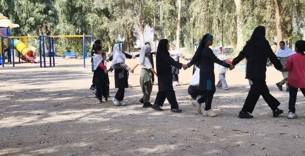 اردوی مشترک کانون و کمیته امداد برای حال خوش کودکان قصرشیرین برگزار شد