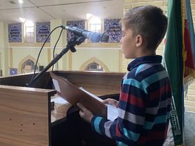 گزارش تصویری/سخنرانی کودکان و نوجوانان پیش از خطبه‌های نماز جمعه در استان همدان