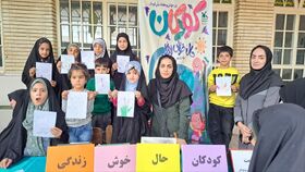 میز خدمت کانون شاهرود در مصلی نماز جمعه برپا شد
