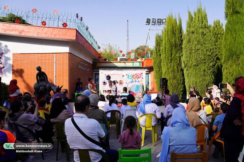 جشن‌نامه هفته ملی کودک در محوطه باز مرکز تئاتر کانون