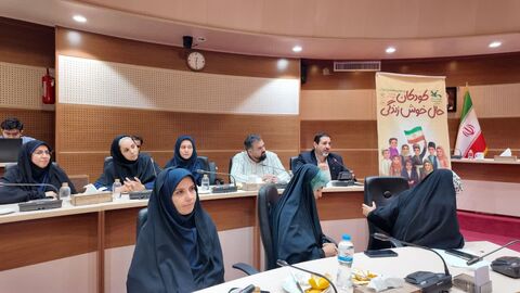 دادار اعضای کودک مستعد مراکز کانون با شهردار قم در روز جهانی کودک