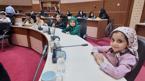 دادار اعضای کودک مستعد مراکز کانون با شهردار قم در روز جهانی کودک