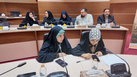 دادار اعضای کودک مستعد مراکز کانون با شهردار قم در روز جهانی کودک