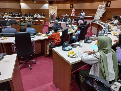 دادار اعضای کودک مستعد مراکز کانون با شهردار قم در روز جهانی کودک
