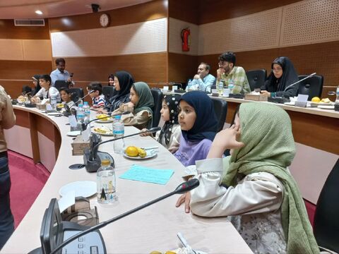 دادار اعضای کودک مستعد مراکز کانون با شهردار قم در روز جهانی کودک