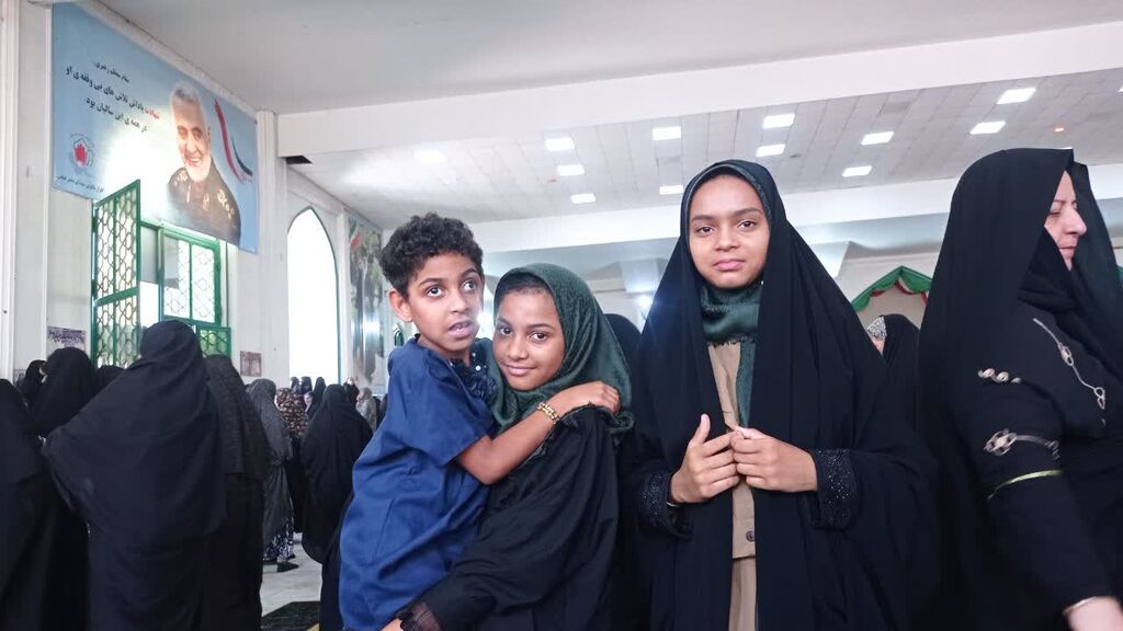 خوانش بیانیه هفته ملی کودک در نماز عبادی سیاسی جمعه بندرعباس