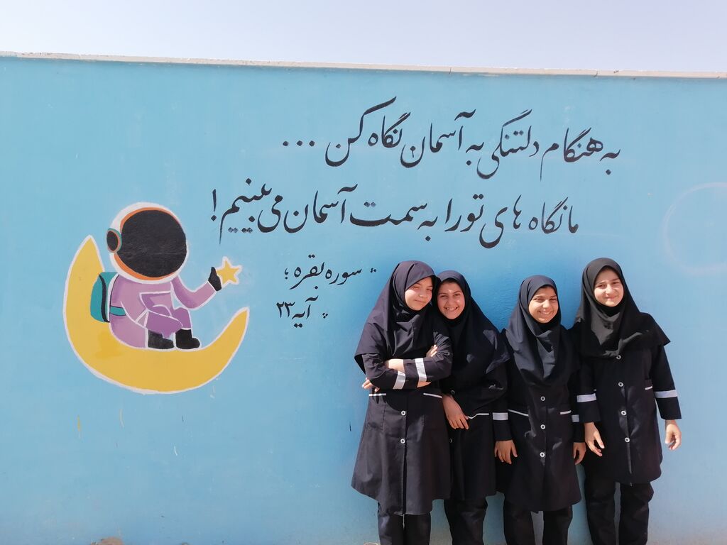 «سفر به آسمان »ویژه‌برنامه ی کتابخانه سیار روستایی (بخش مرکزی) کانون قم به مناسبت هفته جهانی فضا، هفته ملی کودک و روز ملی روستا و عشایر