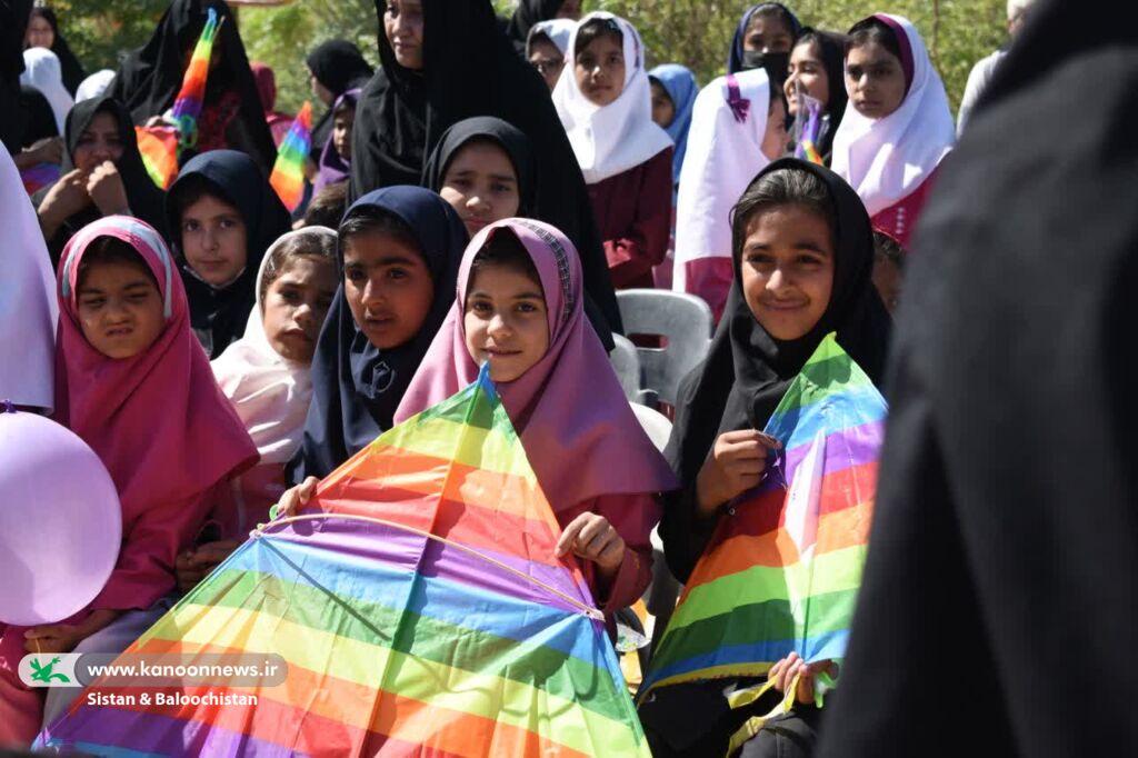 برنامههای شاد و فرهنگی کانون سیستان و بلوچستان در مراکز استان به مناسبت هفته ملی کودک در حال اجراست