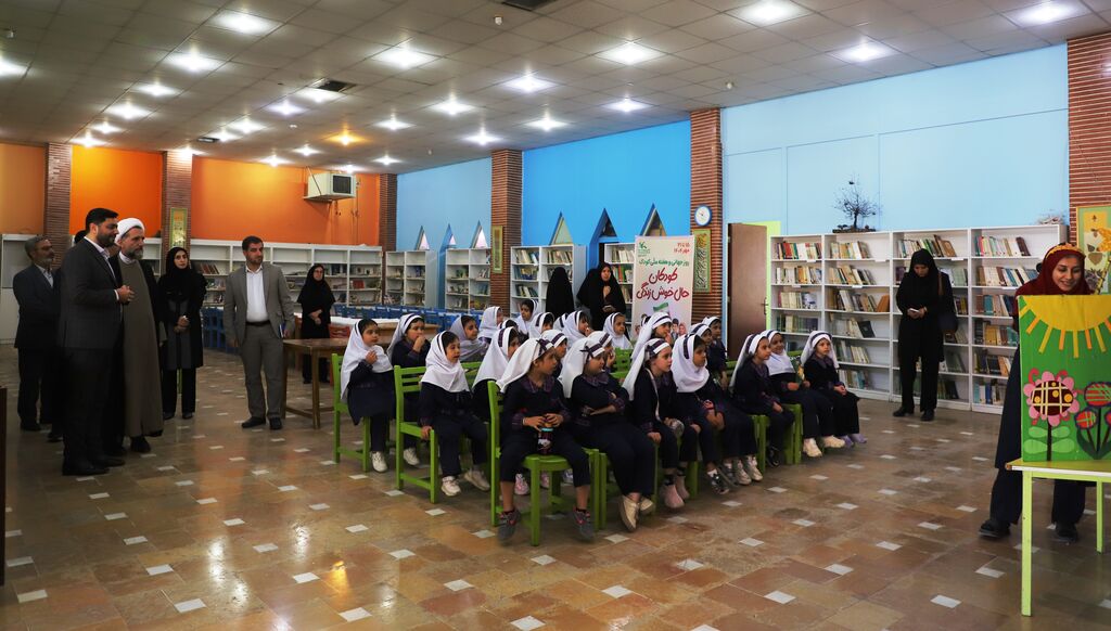 امام جمعه قزوین و نماینده ولی فقیه در استان در بازدید از کانون استان فعالیتهای کانون ماندگار و آیندهساز است