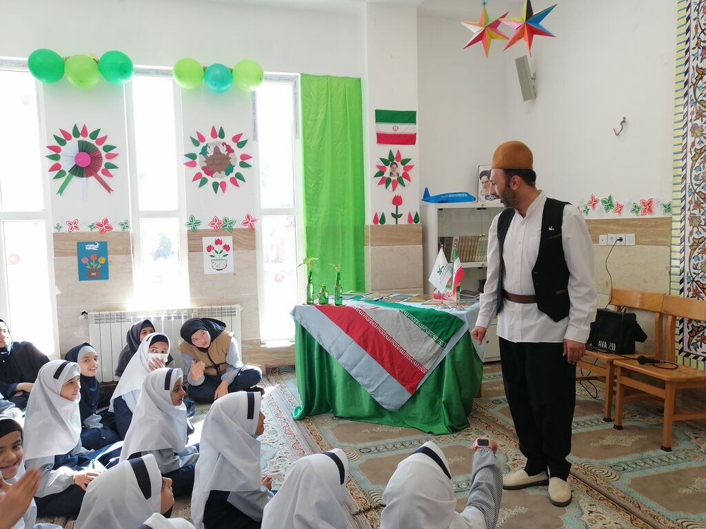 قصه‌گویی مربیان کانون پرورش فکری در مراکز عمومی شهر قم،۱۶ مهر در ویژه‌برنامه روز کودک و روز قصه با شعار «زمین، خانه‌ی ما»