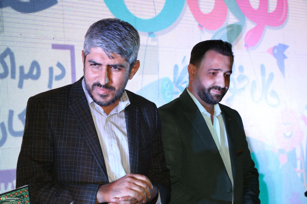 تجلیل از حلقه های میانی و تشکل های مردمی فعال در حوزه کودک