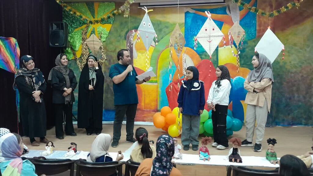 پرواز بادبادکها در آسمان ایران؛ جشن «حال خوش زندگی» برای کودکان