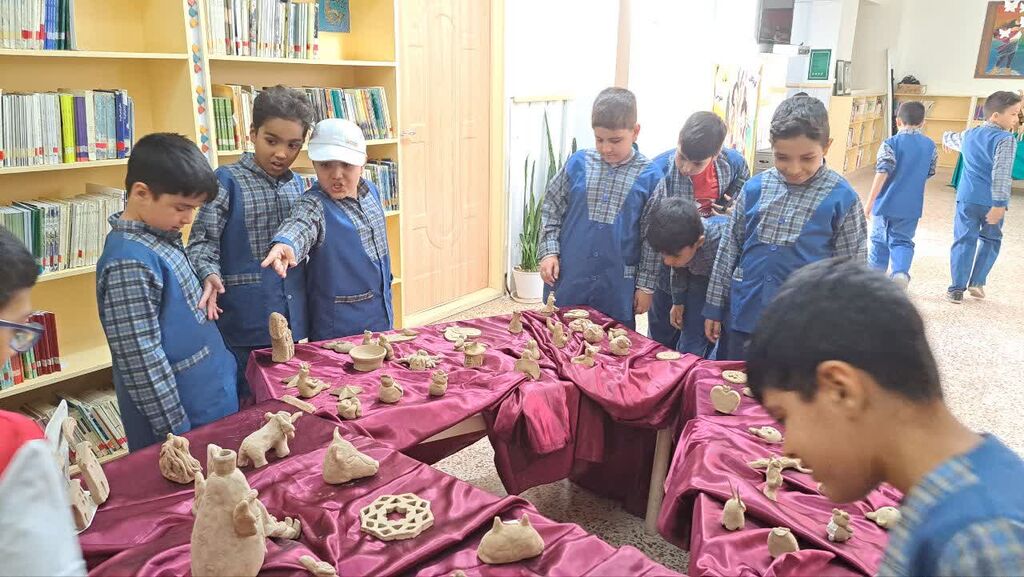 نمایشگاه تجسمی کانون شماره ۱شاهرود به مناسبت هفته کودک گشایش یافت