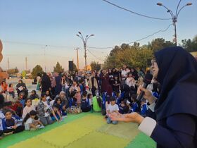 در گرمسار، کانون و دستگاه‌های عضو ستاد هفته کودک، اوریگامی صلح را به آسمان فرستادند