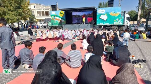 نمایش عروسکی «قهرمان آکواریوم» در ۷ شهرستان زنجان با تماشاخانه سیار به روایت تصویر
