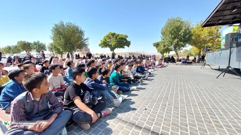 نمایش عروسکی «قهرمان آکواریوم» در ۷ شهرستان زنجان با تماشاخانه سیار به روایت تصویر