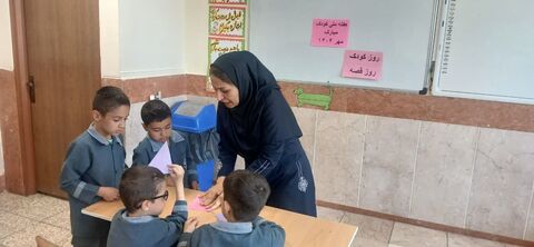 همکاران مرکز 4 در مدارس و گرامیداشت هفته ملی کودک 