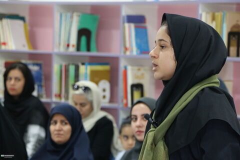 نشست «طرح نماد» و افتتاح نمایشگاه دست‌سازه‌های کودکان کار در شیراز برگزار شد
