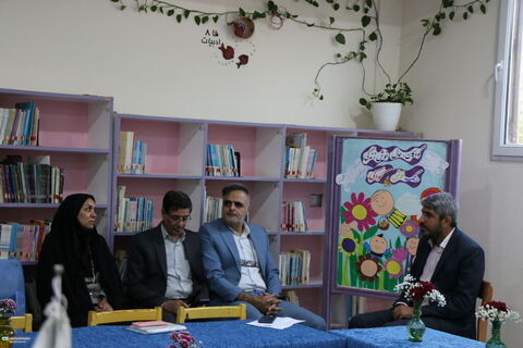 نشست «طرح نماد» و افتتاح نمایشگاه دست‌سازه‌های کودکان کار در شیراز برگزار شد