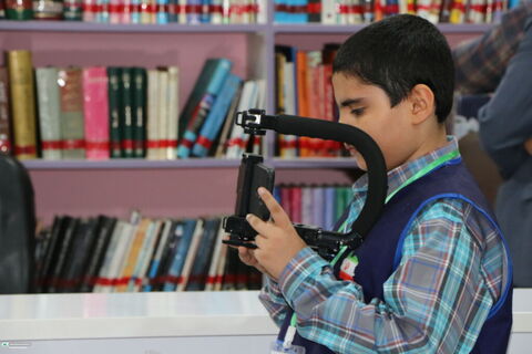 نشست «طرح نماد» و افتتاح نمایشگاه دست‌سازه‌های کودکان کار در شیراز برگزار شد