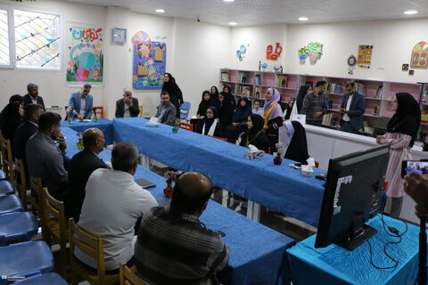 نشست «طرح نماد» و افتتاح نمایشگاه دست‌سازه‌های کودکان کار در شیراز برگزار شد