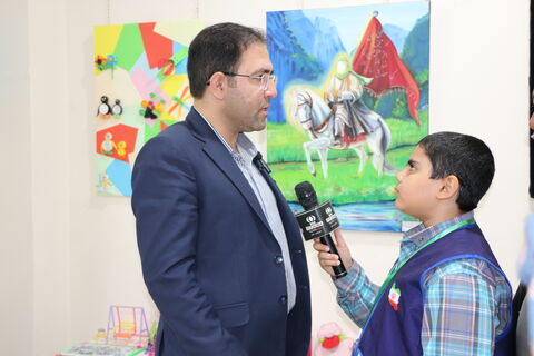 نشست «طرح نماد» و افتتاح نمایشگاه دست‌سازه‌های کودکان کار در شیراز برگزار شد