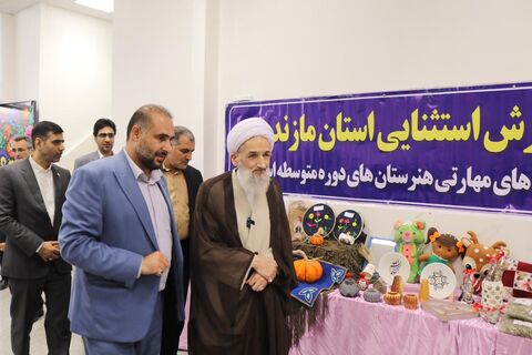 بازدید نماینده ولی فیقه در مازندران از نمایشگاه هفته ملی کودک