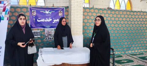 برپایی میز خدمت مرکز حاجی آباد در مسجد جامع این شهرستان