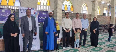 برپایی میز خدمت مرکز حاجی آباد در مسجد جامع این شهرستان