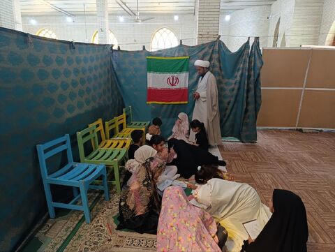 برپایی میز خدمت مرکز حاجی آباد در مسجد جامع این شهرستان