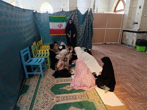 برپایی میز خدمت مرکز حاجی آباد در مسجد جامع این شهرستان