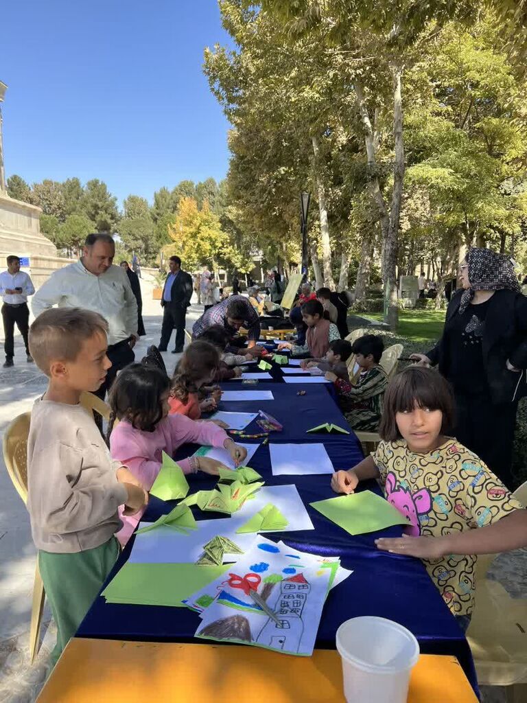 هفته ملی کودک در آرامگاه فردوسی