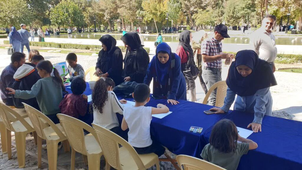 هفته ملی کودک در آرامگاه فردوسی