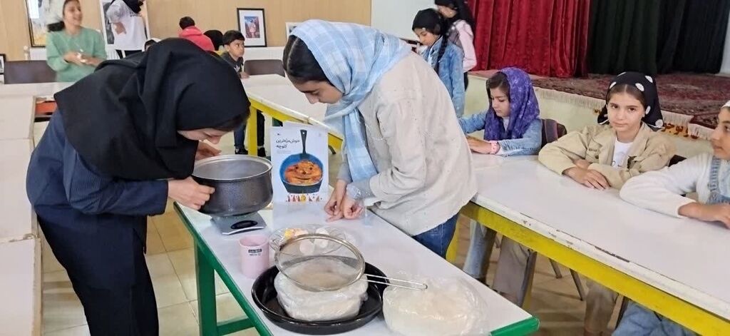 روزی خوشمزه در مرکز نقده