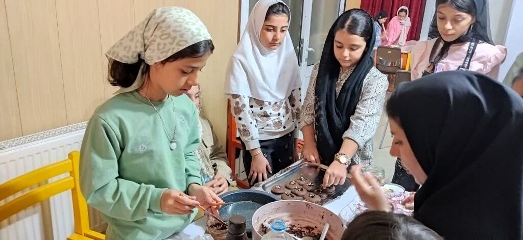 روزی خوشمزه در مرکز نقده