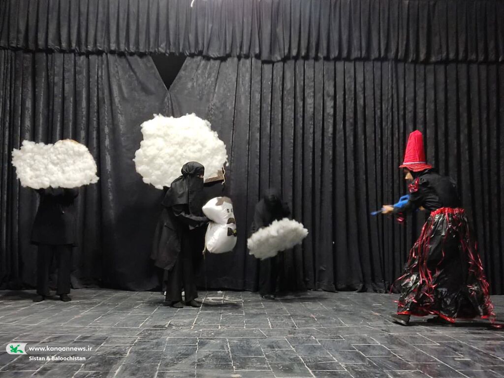 اجرای نمایش عروسکی «از اینجا برو» مرکز فرهنگی هنری شماره یک زاهدان(سیستان و بلوچستان)