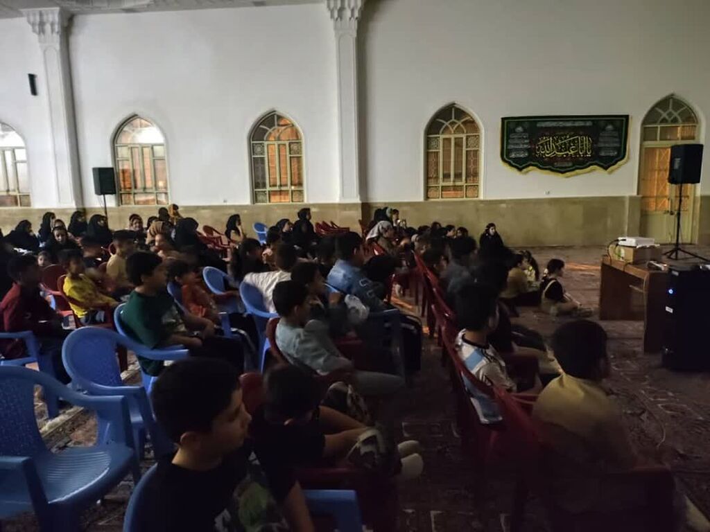 اکران فیلم بچه زرنگ به مناسبت هفته ملی کودک در صالح آباد