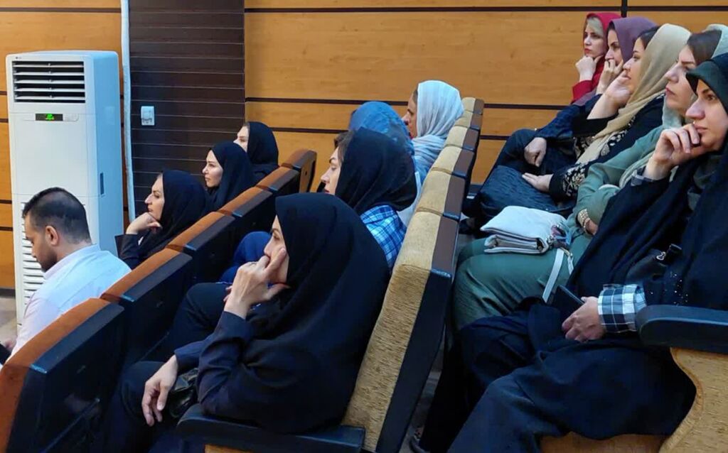 همایش تبیین حقوق کودک در مرکز شماره ۴ کانون کرمانشاه