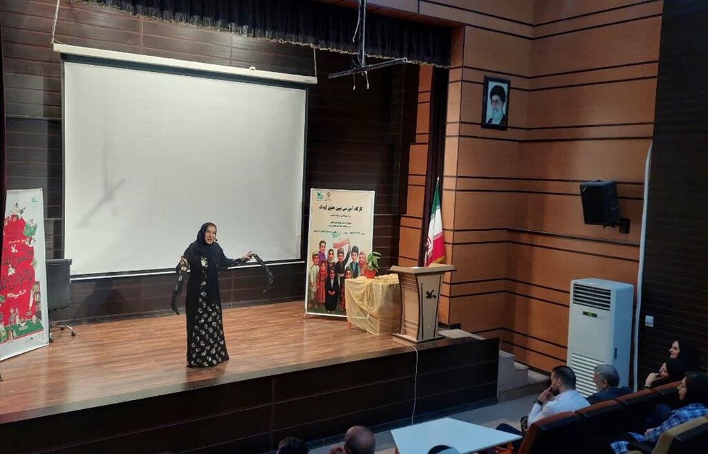 همایش تبیین حقوق کودک در مرکز شماره ۴ کانون کرمانشاه