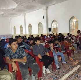 اکران فیلم بچه زرنگ به مناسبت هفته ملی کودک درمرکزصالح آباد