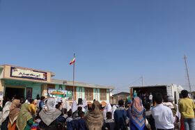 لبخند کودکان روستای «قلعه‌جیغ بزرگ»گمیشان با حضور پیک امید کانون