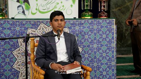 حضور مدیرکل کانون پرورش فکری زنجان در نماز جمعه هم‌زمان با هفته ملی کودک