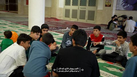 حضور مدیرکل کانون پرورش فکری زنجان در نماز جمعه هم‌زمان با هفته ملی کودک
