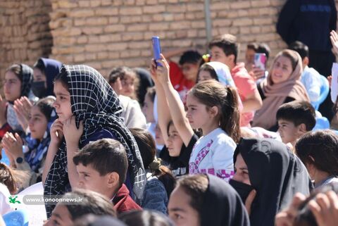 تماشاخانه‌ی سیار کانون در چهارمحال و بختیاری(1)