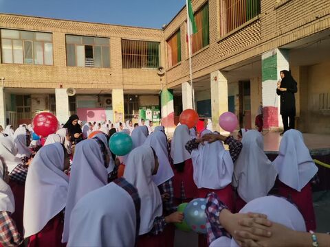 «طنین زنگ دوستی در مدارس استان خوزستان»