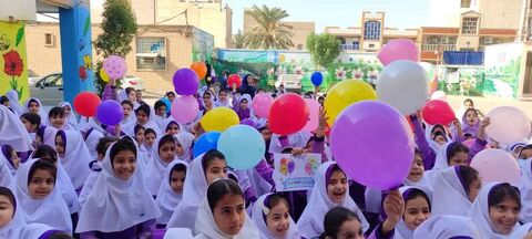 «طنین زنگ دوستی در مدارس استان خوزستان»