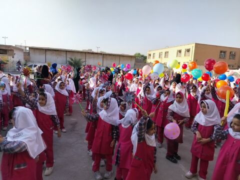 «طنین زنگ دوستی در مدارس استان خوزستان»