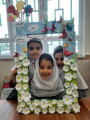 کودکان تکه‌چی و مرتضی‌کَندی پارس‌آباد، هفته ملی کودک را با کتابخانه سیار کانون جشن گرفتند