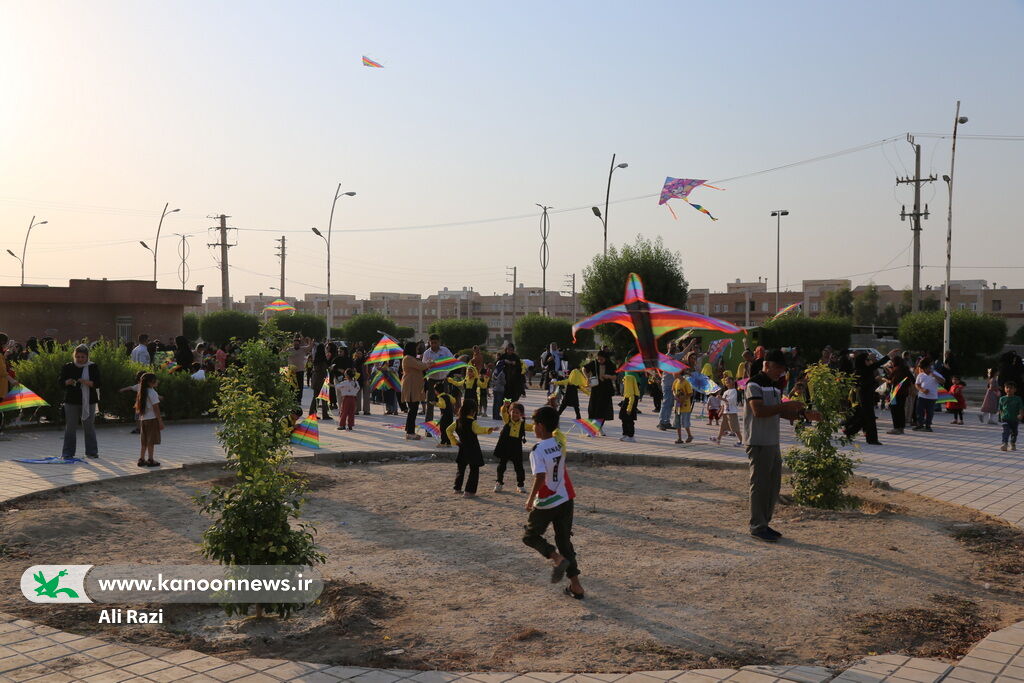 پرواز بادبادکها در آسمان ایران؛ جشن «حال خوش زندگی» برای کودکان