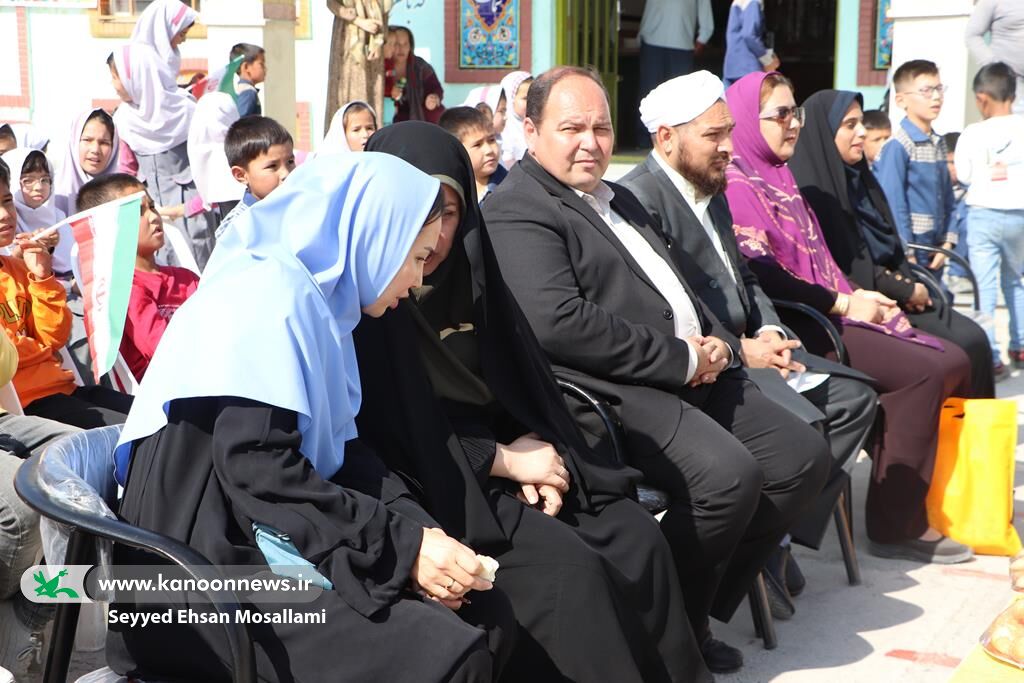 لبخند کودکان روستای «قلعه‌جیغ بزرگ»گمیشان با حضور پیک امید کانون گلستان